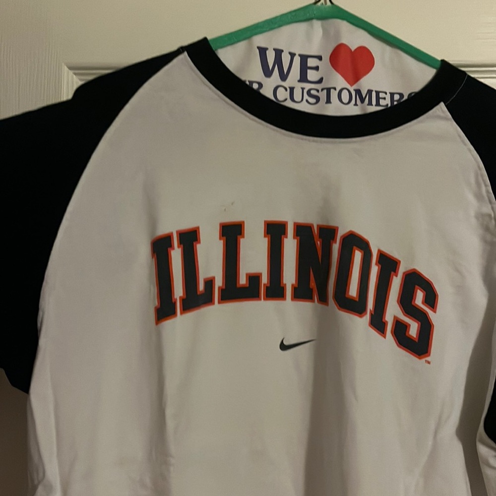 University of Illinois Nike center swoosh t shirt